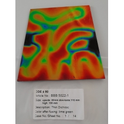 Baoli Dichroic glasplaatje COE90, regenboogpatroon 5022, 1 mm dik, trapeziumvorm Baoli Dichroic glasplaatje COE90, regenboogpatroon 5022, 1 mm dik, trapeziumvorm
