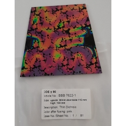 Baoli Dichroic glasplaatje COE90, regenboogpatroon 7622, 1 mm dik, trapeziumvorm Baoli Dichroic glasplaatje COE90, regenboogpatroon 7622, 1 mm dik, trapeziumvorm